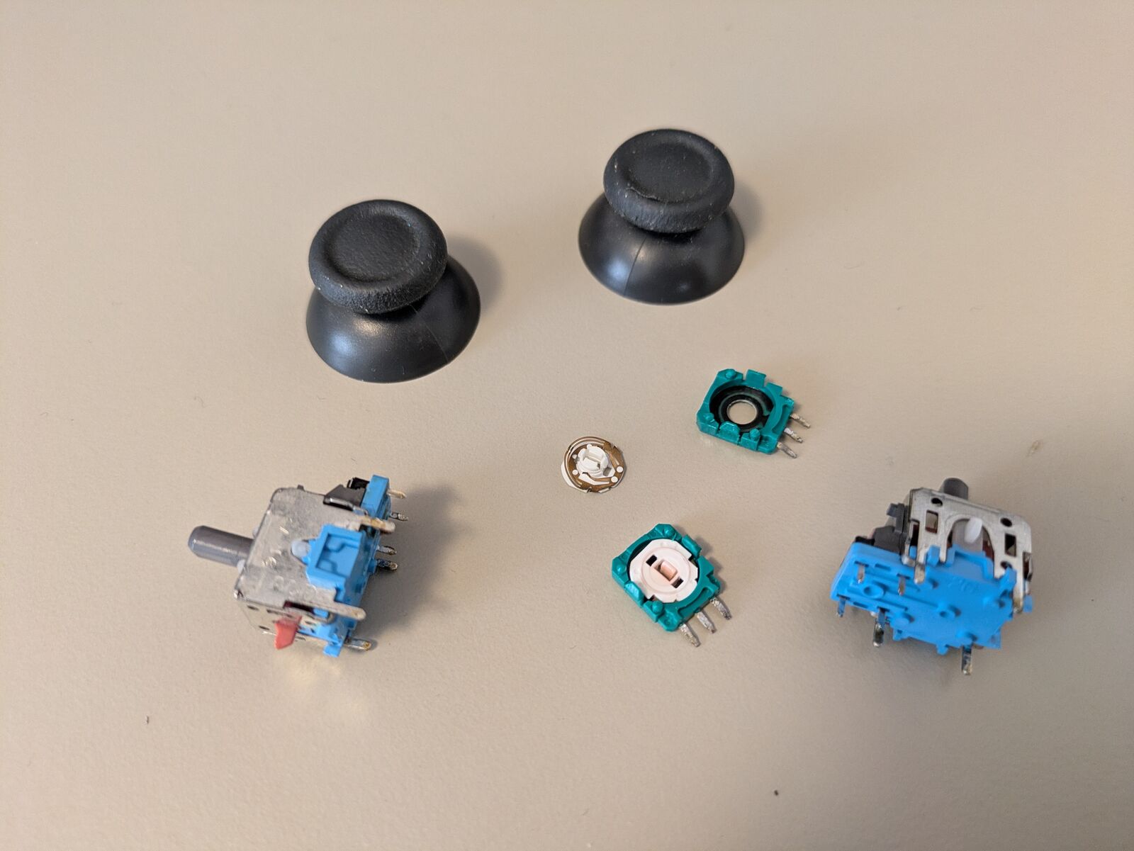 The culprit: carbon-based potentiometers