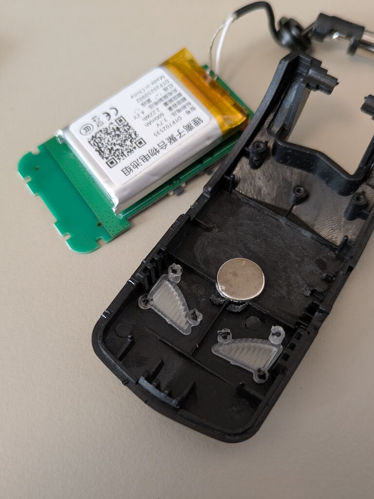 Hidden magnet inside the transmitter module
